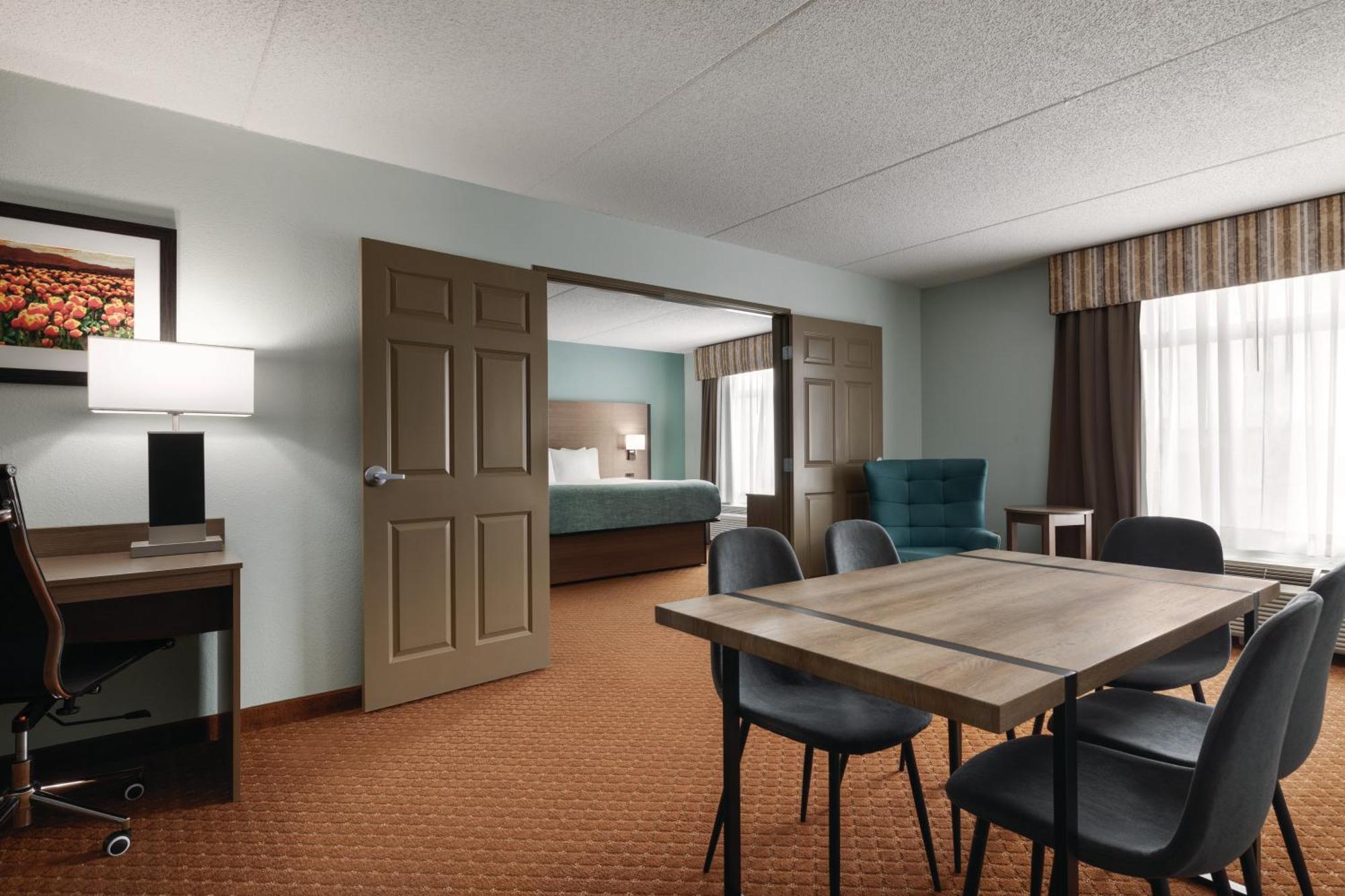 Wingate By Wyndham Louisville East Екстериор снимка