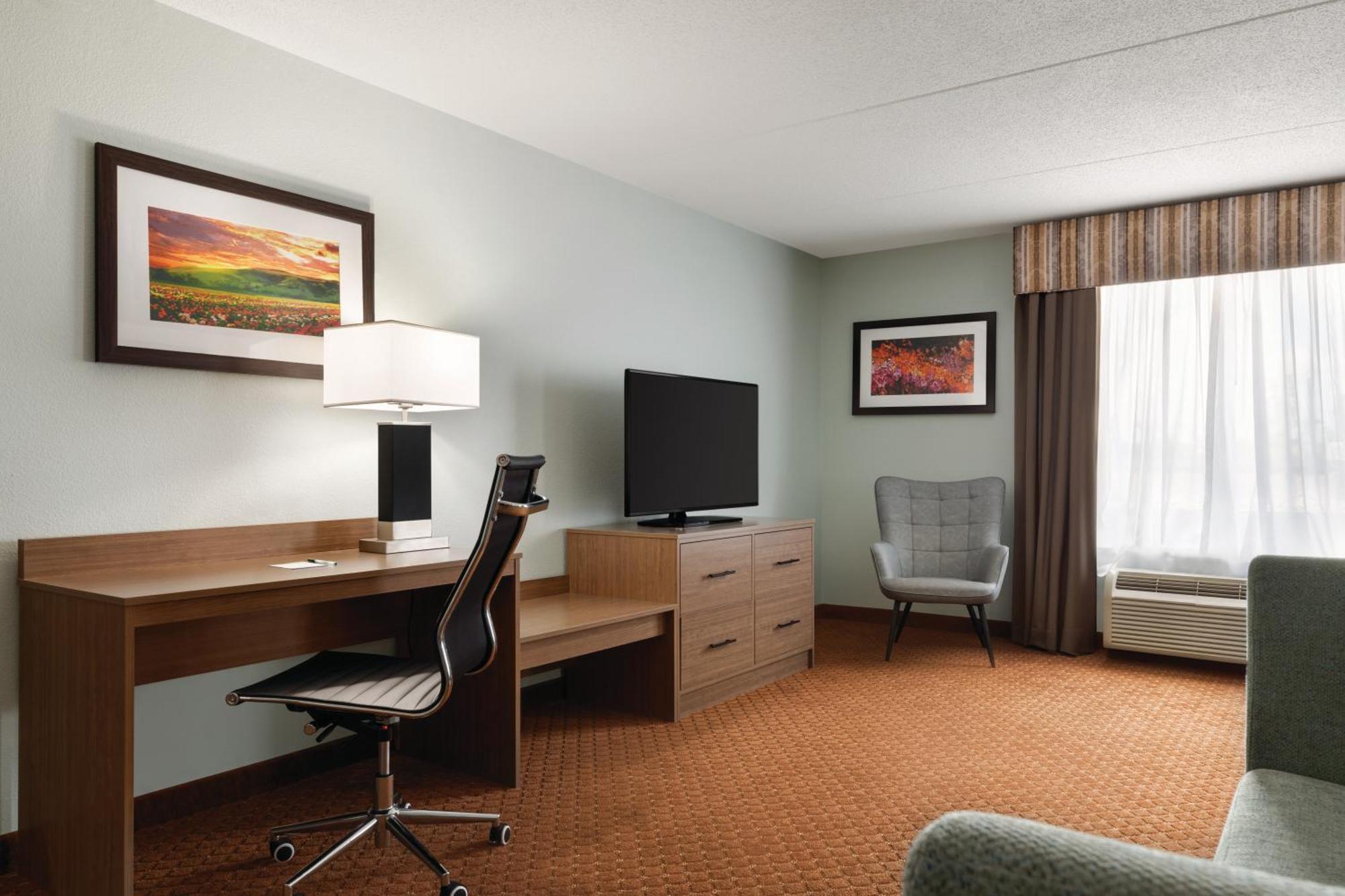 Wingate By Wyndham Louisville East Екстериор снимка