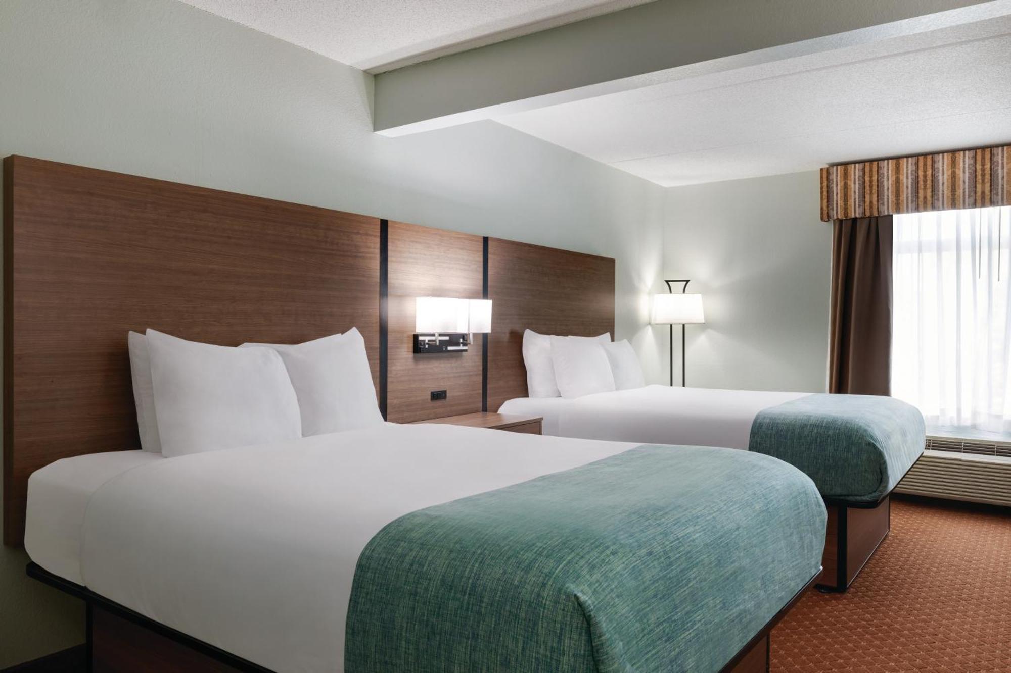 Wingate By Wyndham Louisville East Екстериор снимка