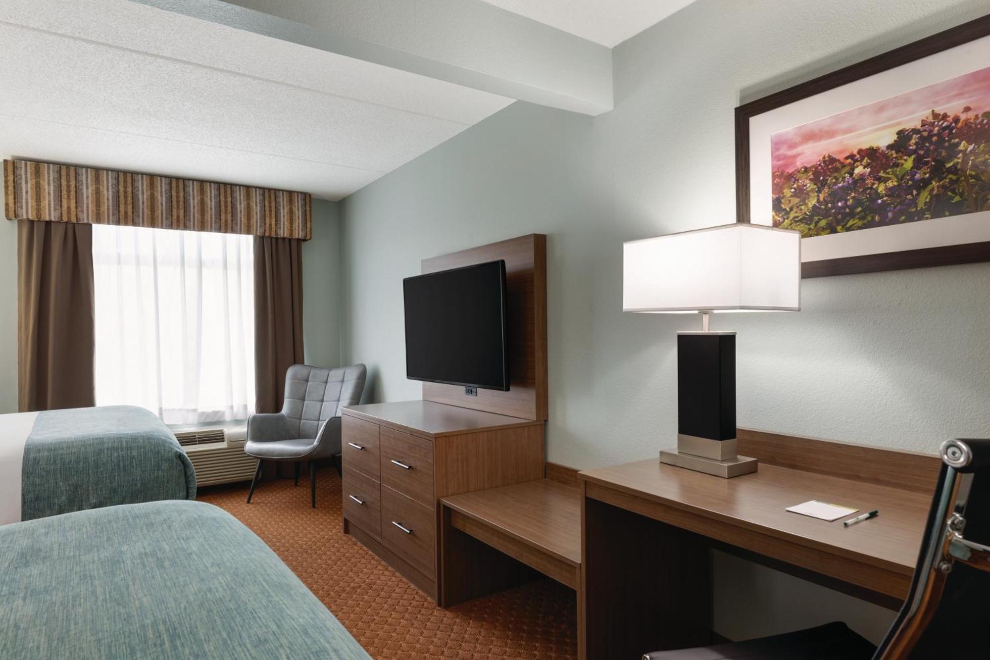 Wingate By Wyndham Louisville East Екстериор снимка