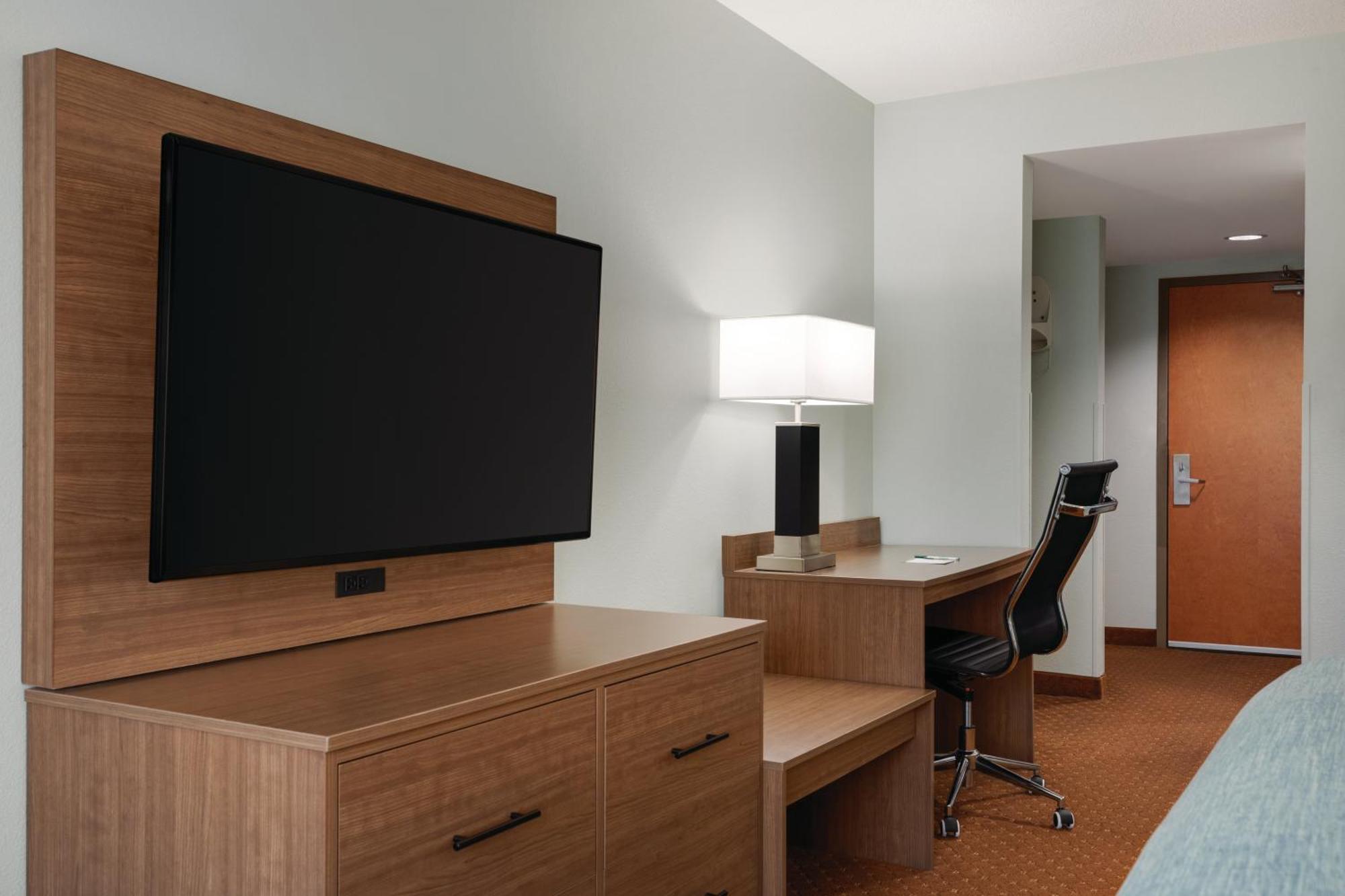 Wingate By Wyndham Louisville East Екстериор снимка